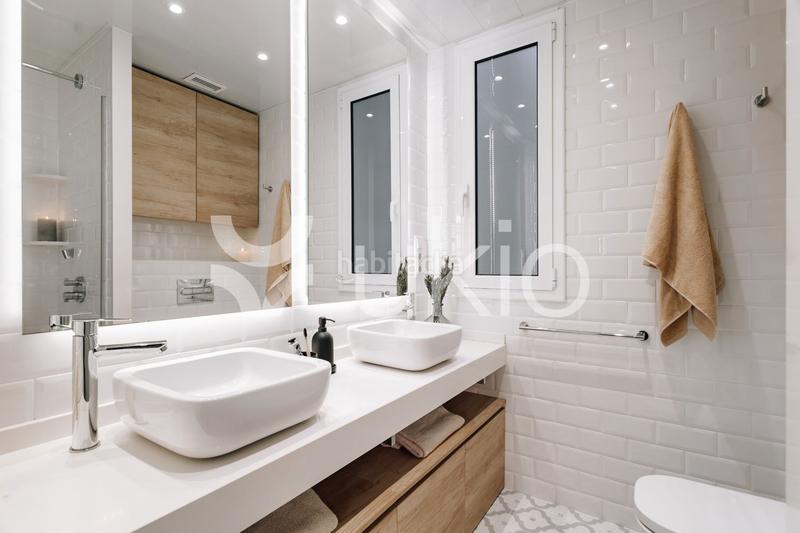 Foto cb8c478c-4ffb-4b52-b47e-784ffbe30064. Location appartement dans Tres Torres Barcelona