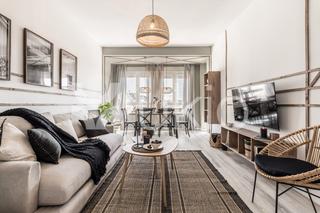 Miete Appartement  Calle de fuencarral. Apartamento de 3 dormitorios con oficina en trafalgar