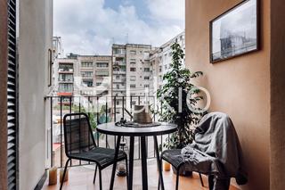 Lloguer Àtic  Carrer de villarroel. Apartamento de 1 dormitorio en eixample esquerra
