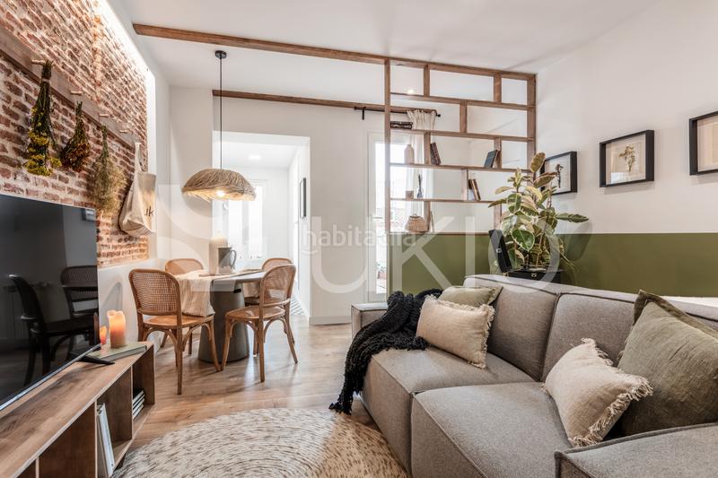 Foto f4f4afaf-376a-4ad4-a1d1-97574f9940ef. Alquiler apartamento  de 1 habitación con terraza en almagro en Madrid