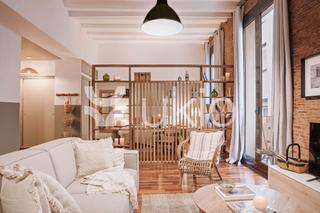 Location Appartement  Pla de palau. Estudio en el born