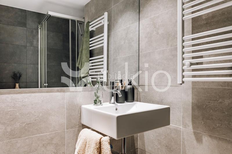 Foto 38fc1b30-306a-4656-a404-f8930aeebff5. Alquiler apartamento  de 2 habitaciones y oficina en eixample esquerra en Barcelona