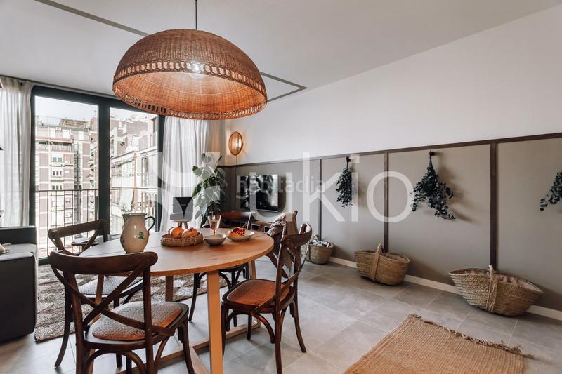 Foto 5413a052-6444-4577-a99d-01ffa51b1329. Alquiler apartamento  de 2 habitaciones y oficina en eixample esquerra en Barcelona