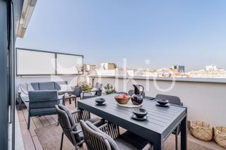 Lloguer Pis  Calle de la santísima trinidad. Duplex de 4 habitaciones y terraza en almagro