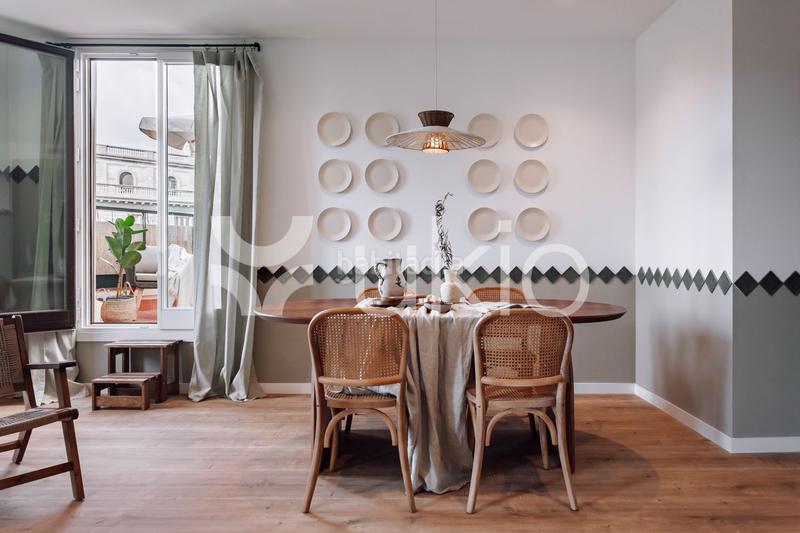 Foto 2a5734ed-4dec-4e81-a685-ce945029468f. Alquiler apartamento  de 3 dormitorios con terraza en eixample esquerra en Barcelona
