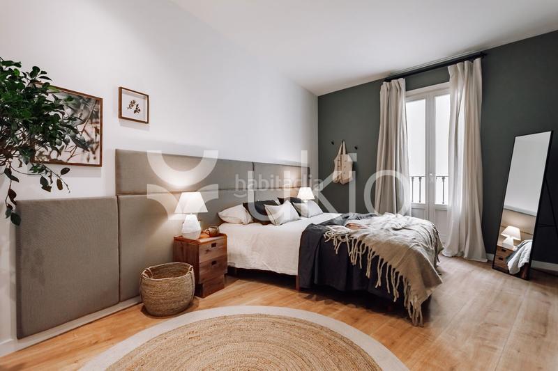 Foto b0230209-1705-43ca-843f-1481e414f520. Alquiler apartamento  de 3 dormitorios con terraza en eixample esquerra en Barcelona