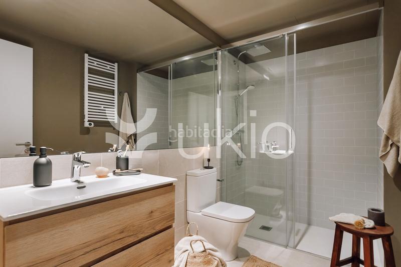 Foto b0daeddb-425b-48b7-9afa-5dcbe3e4773c. Alquiler apartamento  de 3 dormitorios con terraza en eixample esquerra en Barcelona