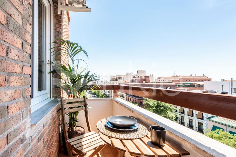 Foto 1f28abb1-4cae-45b2-848b-3569e3c56d0e. Alquiler apartamento  de 3 habitaciones en Almagro en Madrid