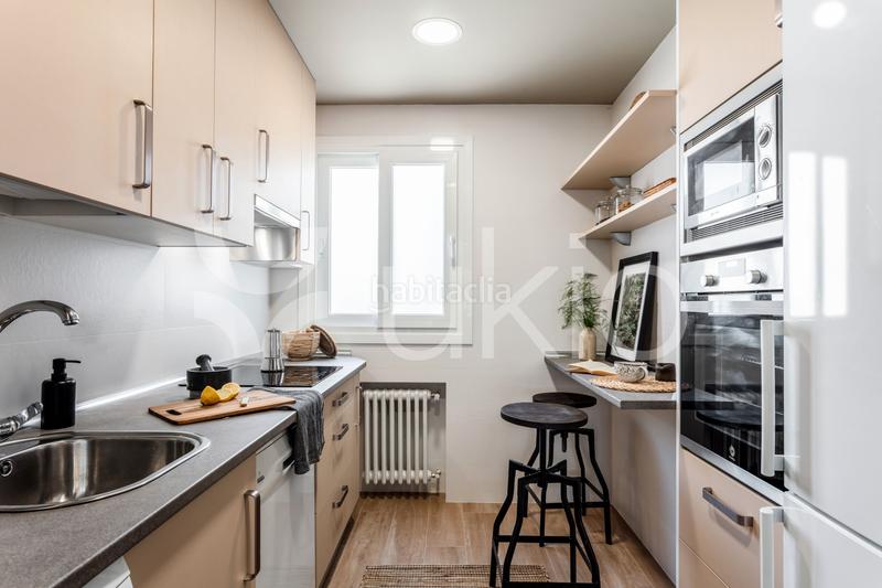 Foto e3deddb8-3b6e-439b-95f9-18546fd4cc8b. Alquiler apartamento  de 3 habitaciones en Almagro en Madrid