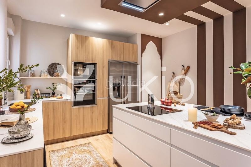 Foto 12c772c4-e7f0-4fb5-b9a1-1081c14aadc1. Alquiler apartamento  de 3 dormitorios con balcón en Almagro en Madrid