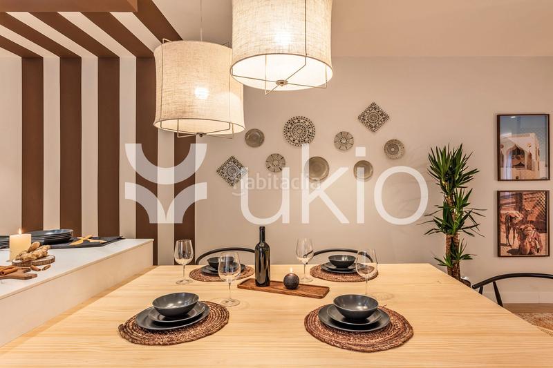 Foto ac57203c-1b91-48c6-bf7a-2962491ef8fe. Alquiler apartamento  de 3 dormitorios con balcón en Almagro en Madrid