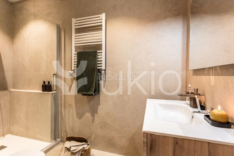 Foto e4b8b989-c647-443a-a3f7-891c717c7ce0. Alquiler apartamento  de 3 dormitorios con balcón en Almagro en Madrid