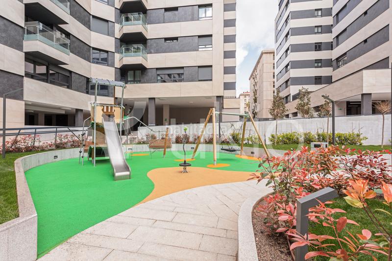 Foto 3d31e513-405e-4d85-b8fa-2b66f6e8a9a0. Lloguer apartament amb calefacció piscina a Ríos Rosas-Nuevos Ministerios Madrid