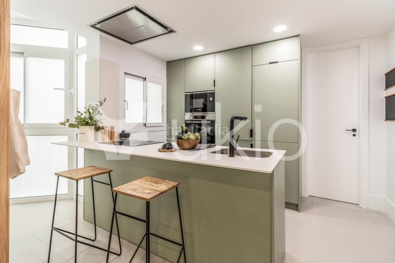 Foto 56cc99e7-d1c9-44c4-9d96-4d10f2652930. Alquiler apartamento  de 3 dormitorios con balcón en tetuán en Madrid