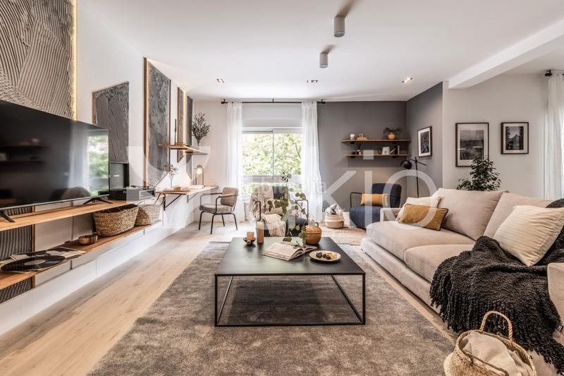 Foto 6b4010b6-d0f7-4326-82dd-1bafd4fd8a53. Alquiler apartamento  de 3 dormitorios con balcón en tetuán en Madrid