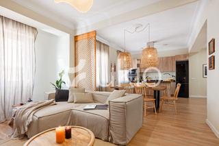 Miete Appartement  Calle del castillo. Apartamento de 3 habitaciones con trastero en chamberí