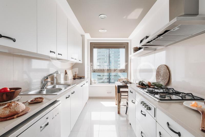 Foto 50baf75c-163b-45c0-bb78-231abc912835. Miete appartement mit heizung pool in Diagonal Mar i el Front Marítim del Poblenou Barcelona