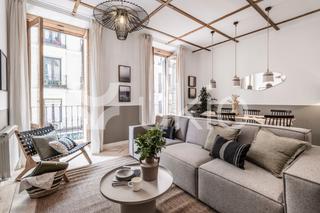 Affitto Piccolo appartamento  Calle de san andrés. Baquo - apartamento de 4 dormitorios en malasaña