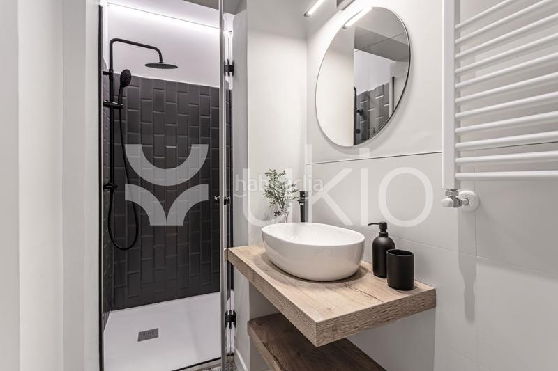 Foto 196a149d-7aa2-47ed-8e82-80d7695a4e01. Alquiler apartamento baquo - apartamento de 4 dormitorios en malasaña en Madrid