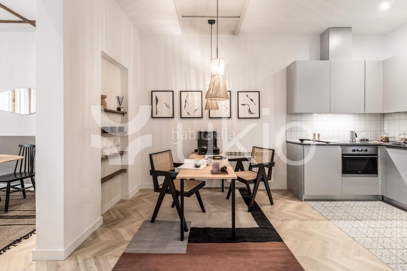 Foto 3a2ac337-2676-4f83-9569-e3edd8d233a0. Alquiler apartamento baquo - apartamento de 4 dormitorios en malasaña en Madrid