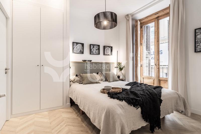 Foto 554335db-6973-4e03-8639-e71151bb0789. Alquiler apartamento baquo - apartamento de 4 dormitorios en malasaña en Madrid