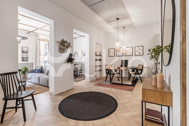 Foto 756d3038-4b2b-49ed-bf3d-5e5ce1d91bd0. Alquiler apartamento baquo - apartamento de 4 dormitorios en malasaña en Madrid