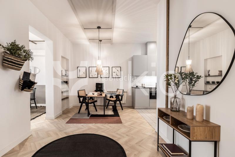 Foto aa4c177f-d973-4bfa-bb06-5c41d45ec5b3. Alquiler apartamento baquo - apartamento de 4 dormitorios en malasaña en Madrid