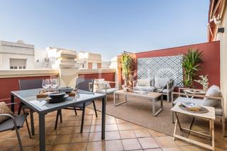 Affitto Piccolo appartamento  Calle de nicasio gallego. Ático de 2 habitaciones con terraza en trafalgar