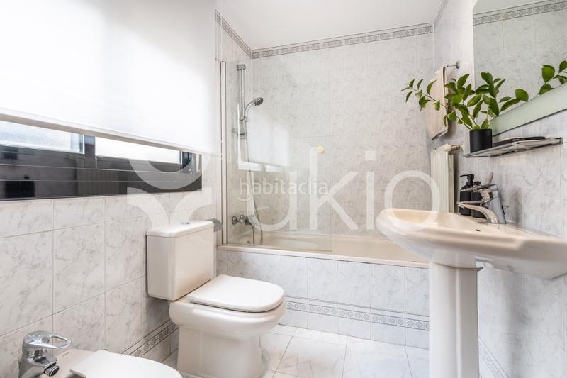 Foto 4e00a9ad-01ef-4510-b113-0e747294b4dc. Alquiler dúplex  de 3 dormitorios con terraza en Almagro en Madrid