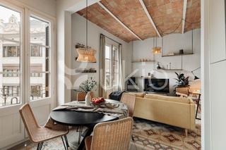 Lloguer Apartament  Rambla de prat. Apartamento de 2 dormitorios con balcón en gràcia