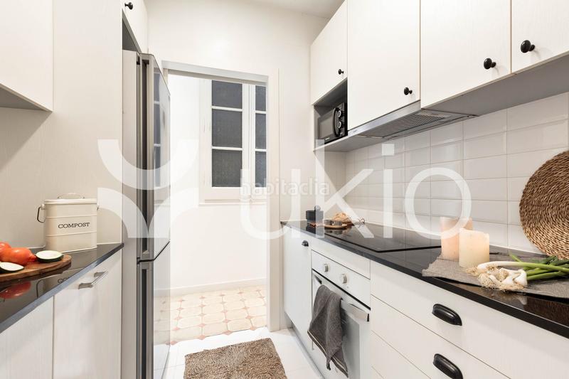 Foto 5a0fa9cb-a233-4af1-a5b1-f982eb7df02e. Alquiler apartamento  de 2 dormitorios y terraza en eixample esquerra en Barcelona