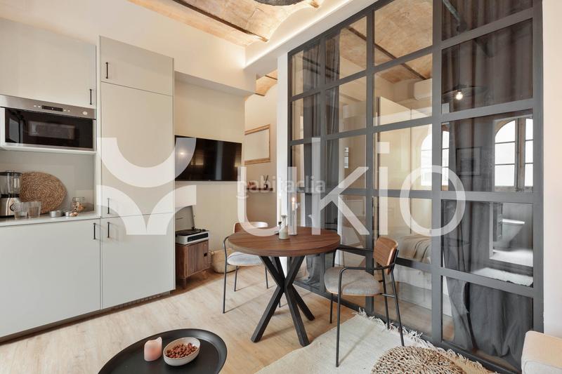 Foto 2df72fbe-3e3f-4cb5-916b-6163f6f530a5. Alquiler apartamento  de 2 dormitorios y balcón en sagrada familia en Barcelona