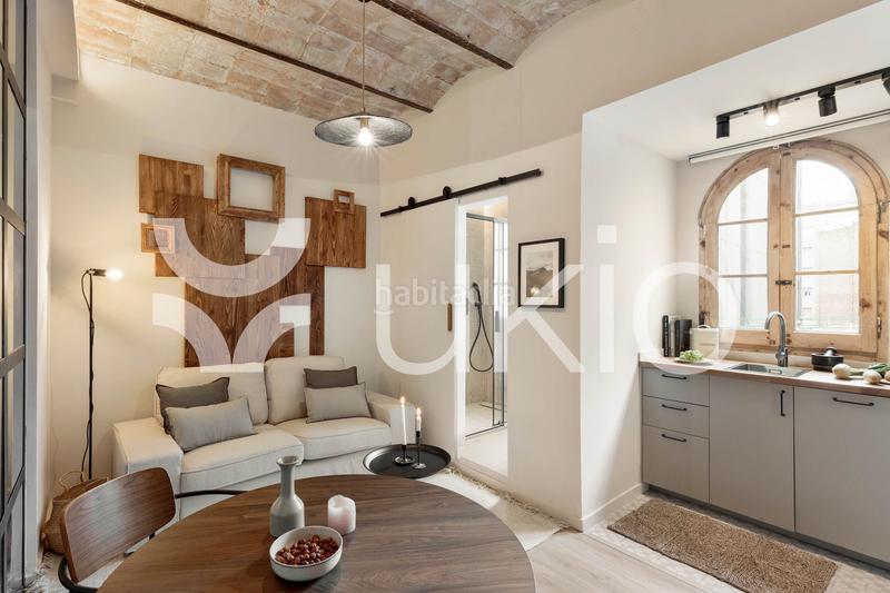 Foto 91a457de-0afb-4e71-ad60-285fa42ae80e. Alquiler apartamento  de 2 dormitorios y balcón en sagrada familia en Barcelona