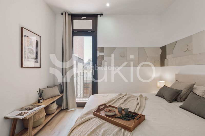 Foto 34bdad0f-3ef6-485b-b862-0ed58b55b171. Rent penthouse with heating in Sant Antoni Barcelona