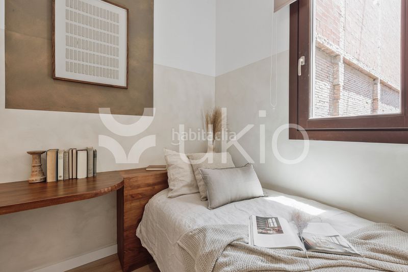Foto 5f7dd63a-af8e-4c1d-aeb6-850a384f1a4f. Rent penthouse with heating in Sant Antoni Barcelona