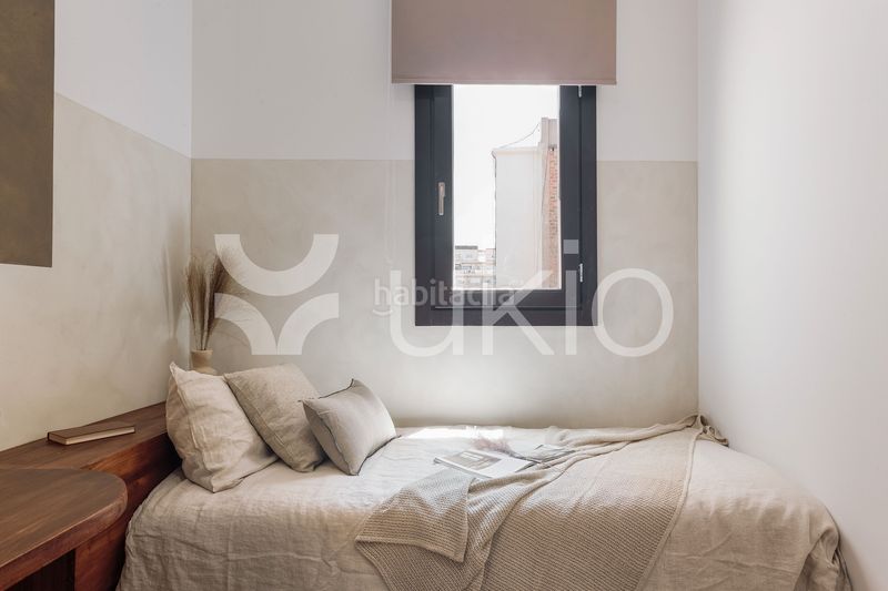 Foto 6503fea0-9a74-456a-a1f7-a3da917e1087. Rent penthouse with heating in Sant Antoni Barcelona
