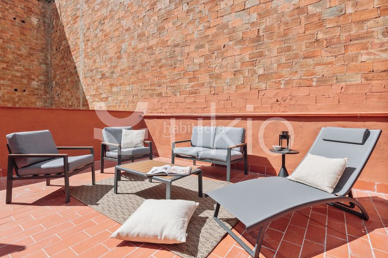 Foto 6c3a8246-cddf-4d8d-b37a-29bda77af49e. Rent penthouse with heating in Sant Antoni Barcelona