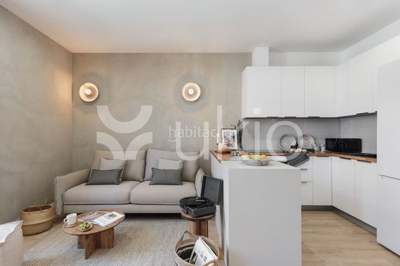 Foto e4c3395d-171d-447c-91b3-c95014975c32. Rent penthouse with heating in Sant Antoni Barcelona