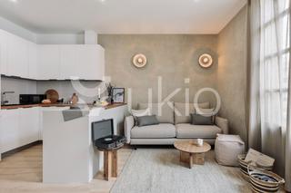 Lloguer Apartament  Carrer de sepúlveda. Ático de 2 dormitorios y terraza en sant antoni