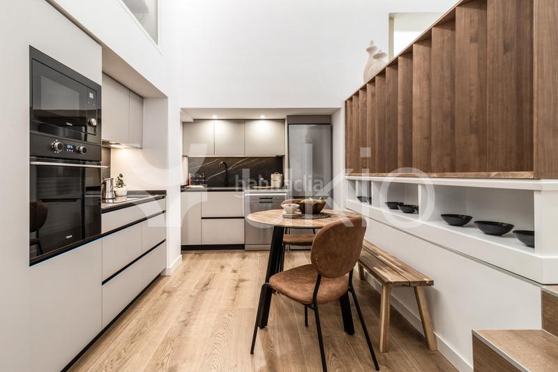 Foto e9c4f71f-25b7-411c-9d2b-1baa394c7be9. Alquiler apartamento  2 dormitorios en azca en Madrid