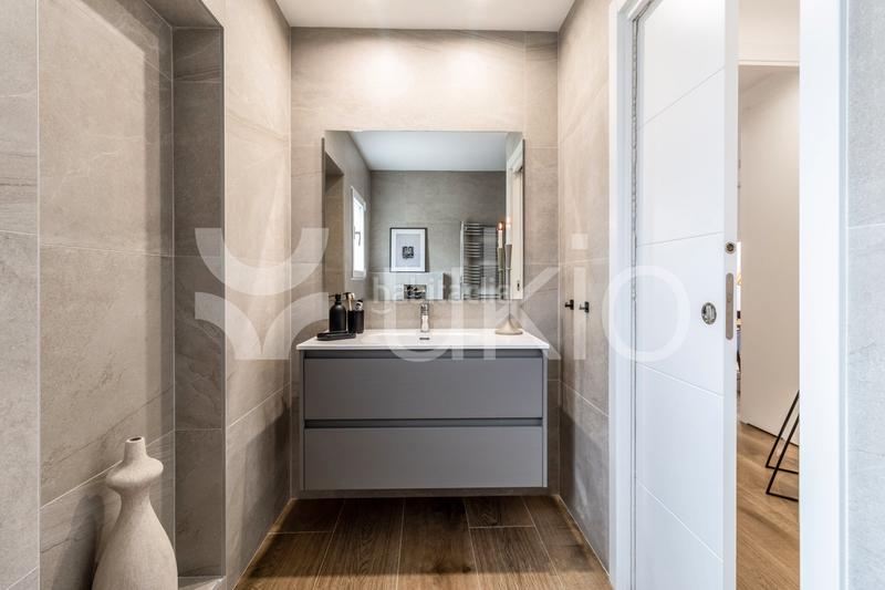 Foto f93496fe-48b9-4fbd-96f0-583f2a77893c. Alquiler apartamento  2 dormitorios en azca en Madrid