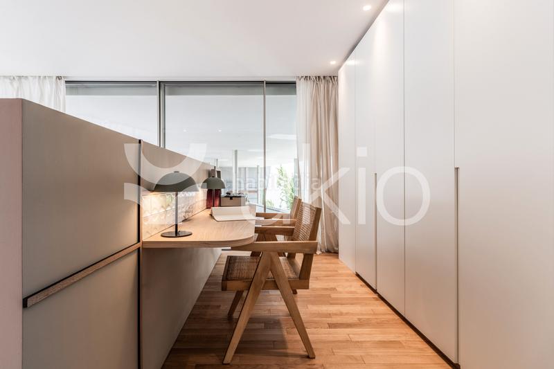 Foto 09fec2c9-cfac-4df3-b657-bcfc92676bbb. Location appartement avec piscine dans Ciudad Jardín Madrid