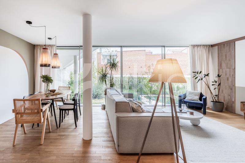 Foto 9eda7abd-8674-452b-b5ac-f4bf6de3e313. Location appartement avec piscine dans Ciudad Jardín Madrid