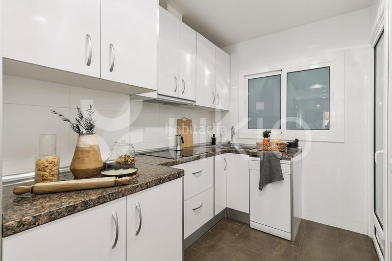 Foto 35c33eac-46c5-4c8b-8e05-9bfc00e492c0. Lloguer apartament amb calefacció a Putget - Farró Barcelona