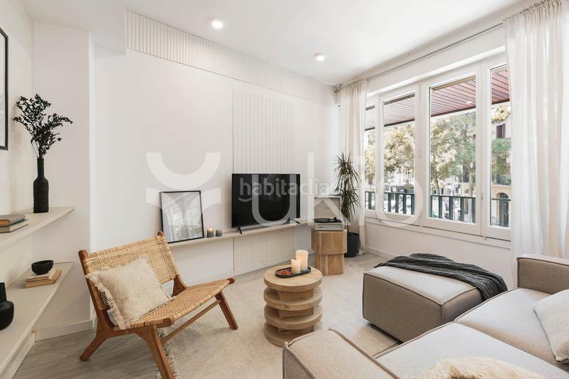 Foto 85a9b3d9-311a-478d-963e-92ebcc6f9e3f. Alquiler apartamento  de 3 habitaciones en Sant Antoni en Barcelona