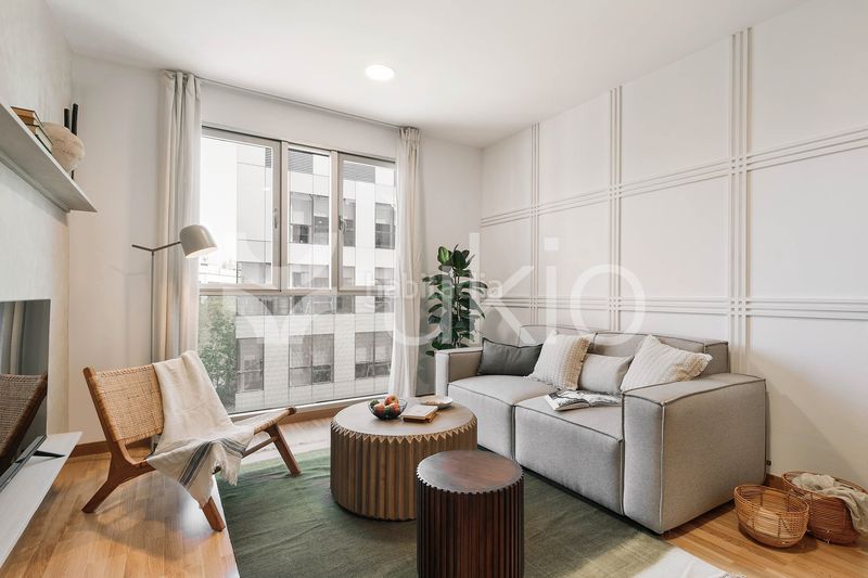 Alquiler Apartamento  Carrer de la ciutat de granada. Apartamento de 2 dormitorios en poblenou