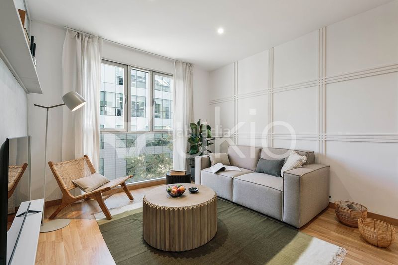 Alquiler Apartamento  Carrer de la ciutat de granada. Apartamento de 2 dormitorios en poblenou