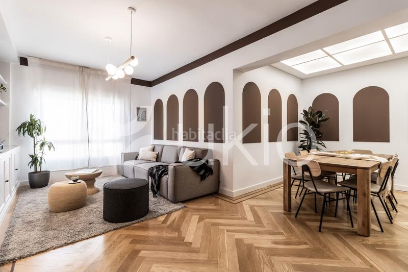 Foto 7eb6452b-b97d-42c4-b408-018cb5392fd4. Alquiler apartamento  de 4 dormitorios y oficina en azca en Madrid