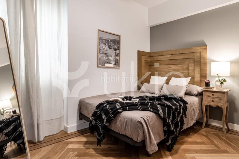 Foto fc9ebbdf-12f8-4973-8680-685c984e391d. Alquiler apartamento  de 4 dormitorios y oficina en azca en Madrid