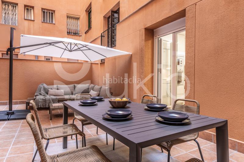 Foto 61e395f7-ba9b-4f1f-9360-7e692b8eb500. Alquiler apartamento  de 3 dormitorios con terraza en Almagro en Madrid
